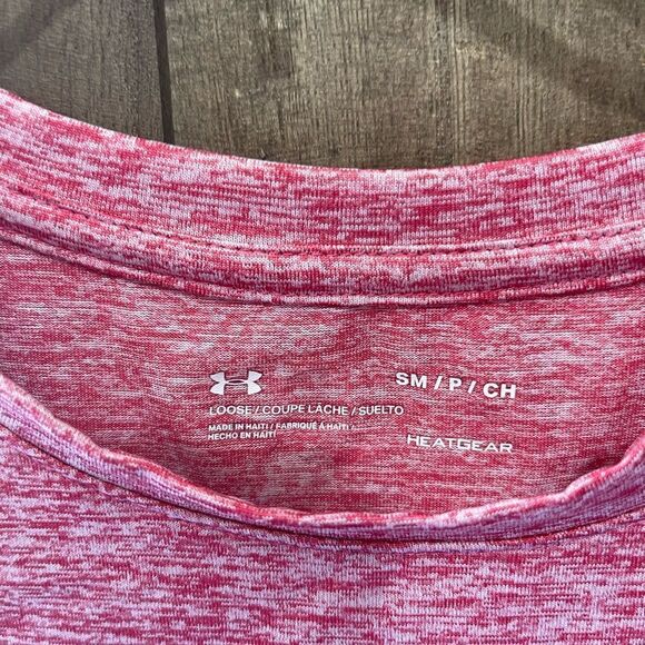 EUC.  Ladies’ Under Armour lightweight red short sleeve shirt. - Picture 4 of 4